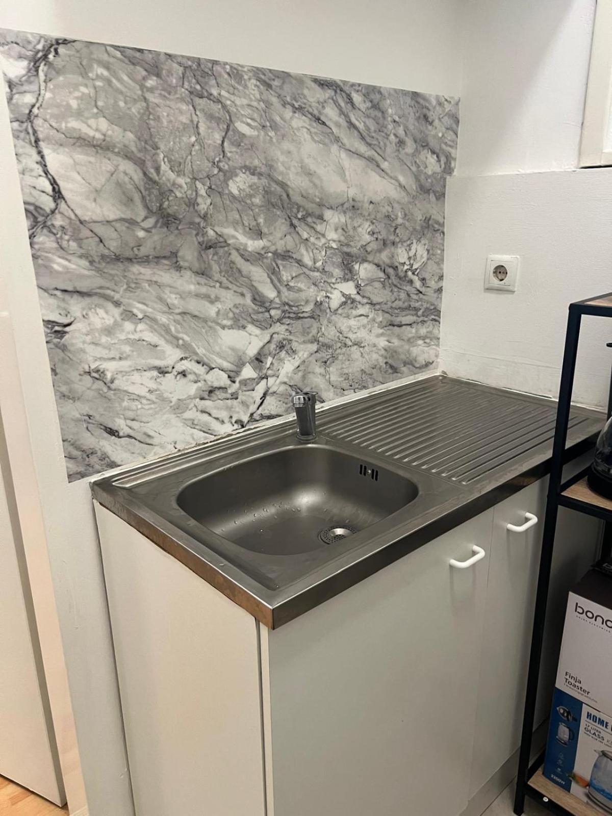1br For 5p Location Apartment Wien